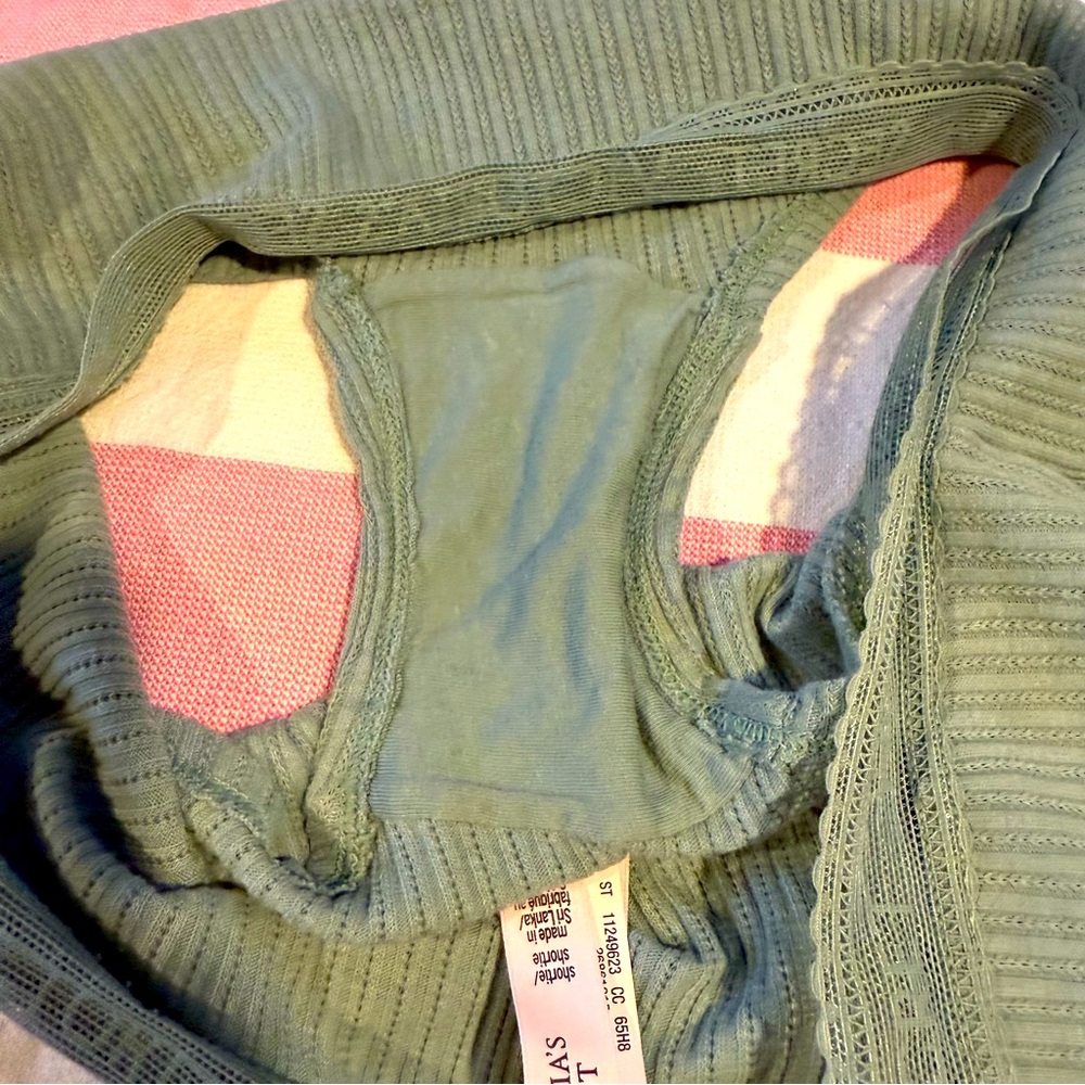 Victoria’s Secret T-Shirt Bra & Matching Panties - Picture 15 of 16